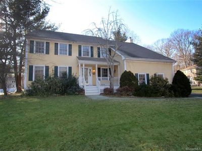 153 Applegate Rd, Fairfield, CT, 06825