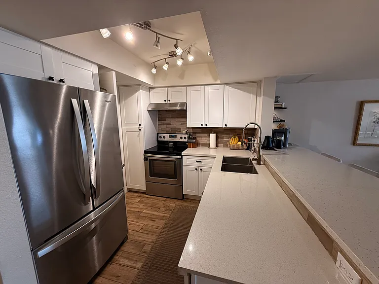 5601 N 79th St #3 — Photo 9