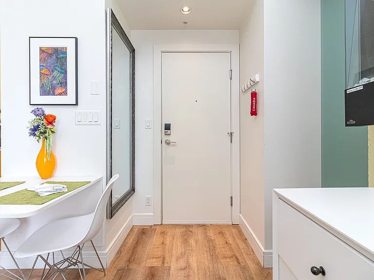 Pandora Ave — Photo 10