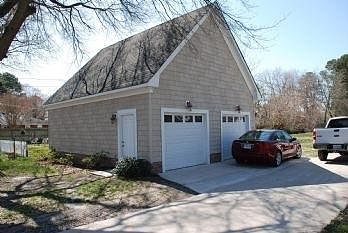 Detached Garage