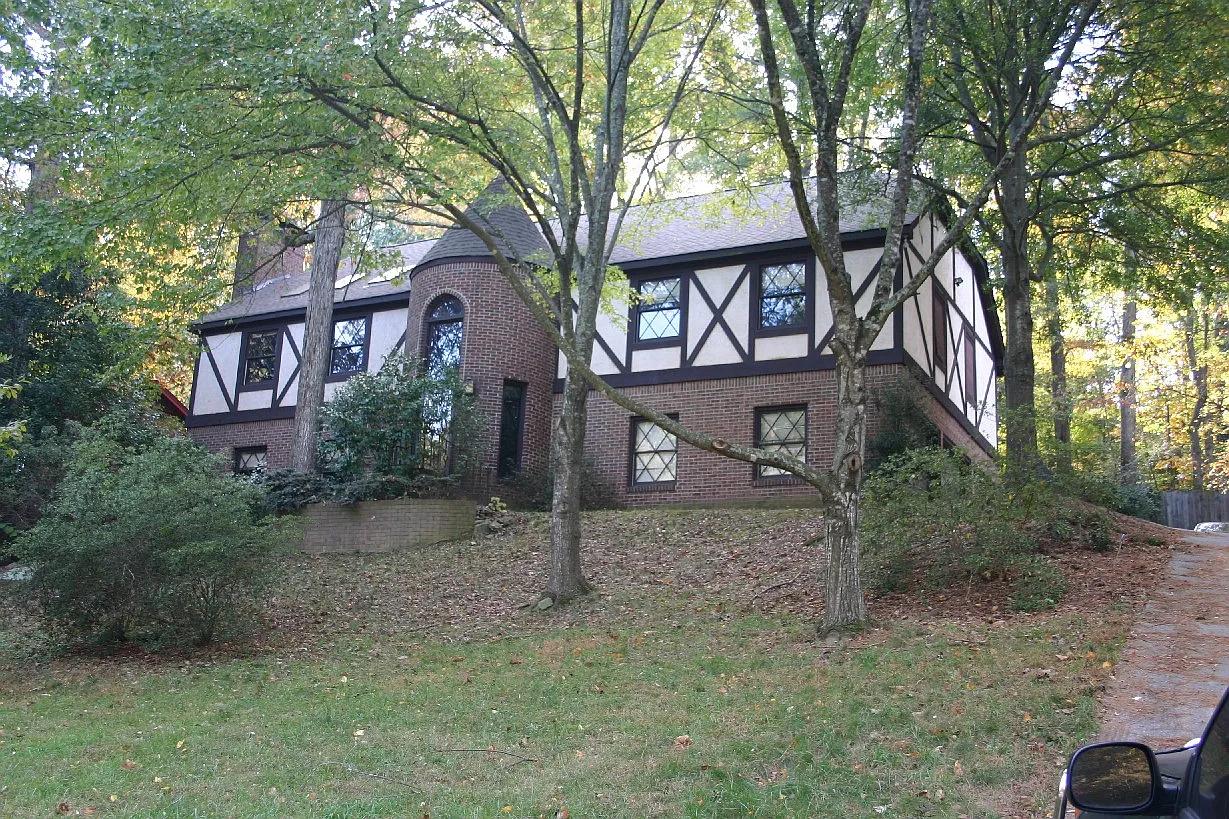 4 bed, 2514 sqft, $3,499 — Photo 1
