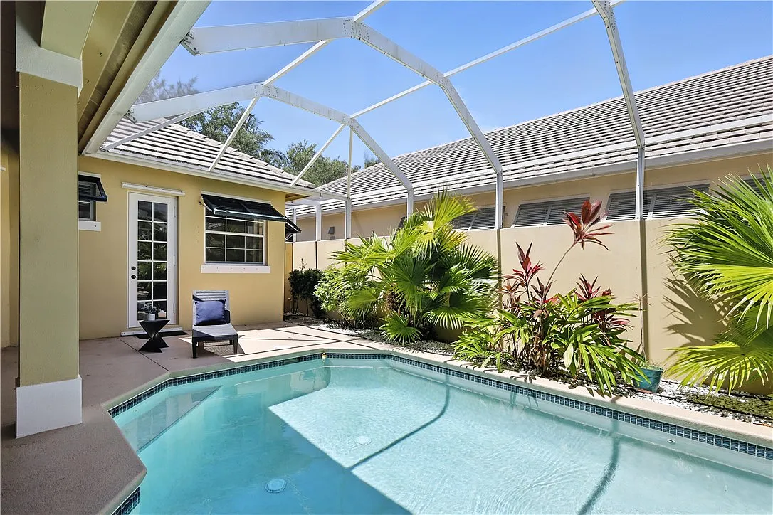 3 bed, 3.5 bath, 2467 sqft, $7,000 — Photo 1