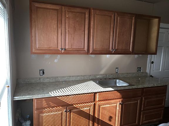 5th image of 24 Whipple Ave #1