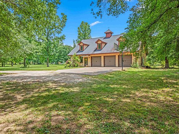 2nd image of 454 Club Hill Rd