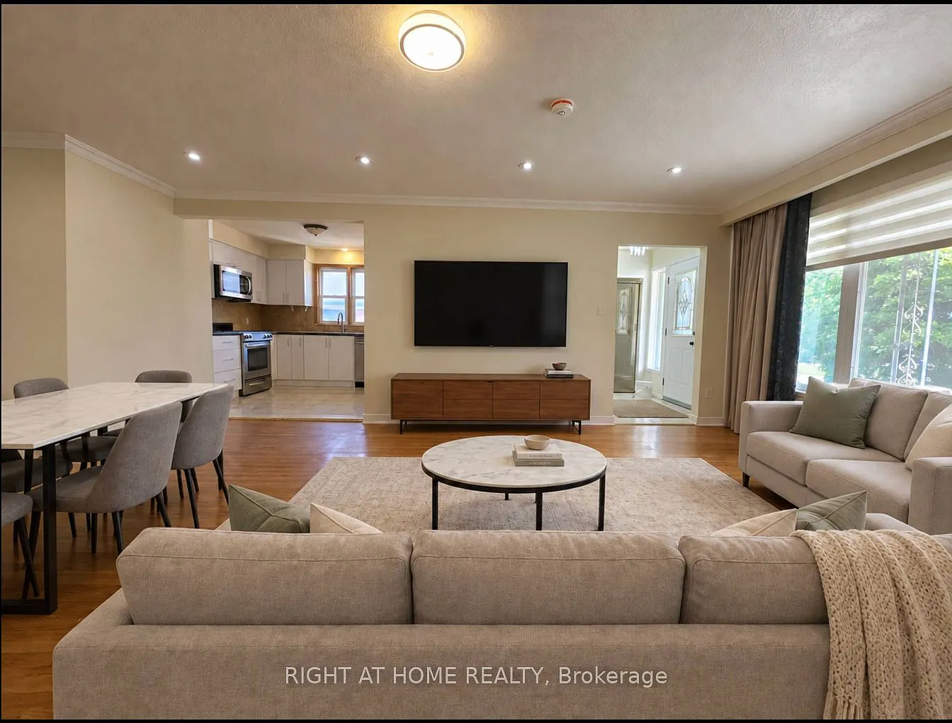 5 bed, $3,680 — Photo 2