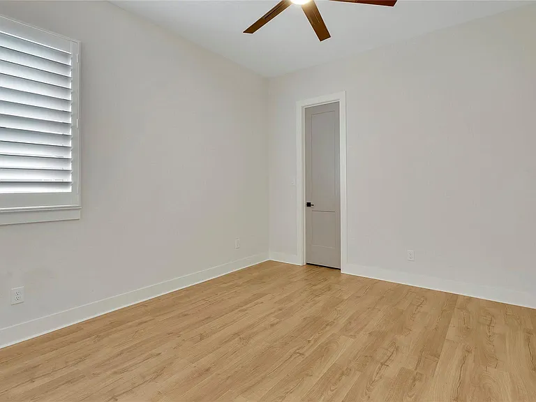 73 Wyndemere Dr — Photo 10