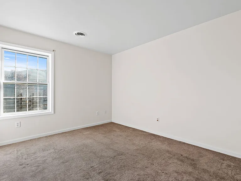 9 Tompkins St — Photo 10