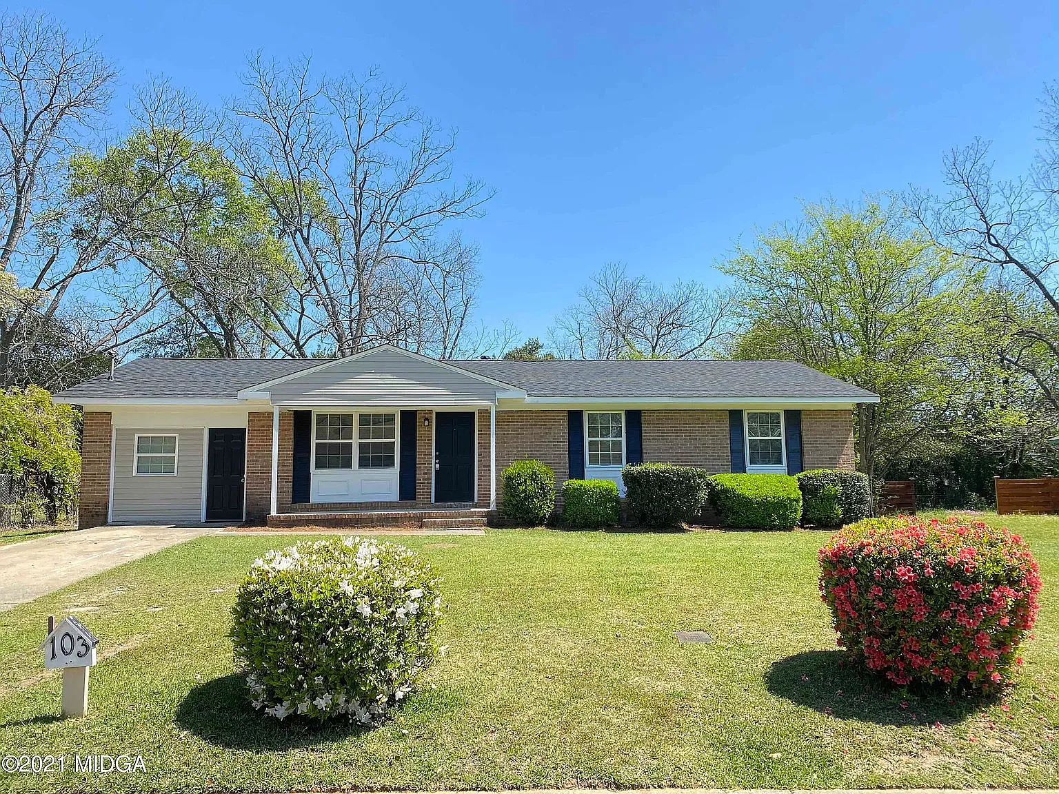 4 bed, 2.0 bath, 1525 sqft, $1,497 — Photo 1