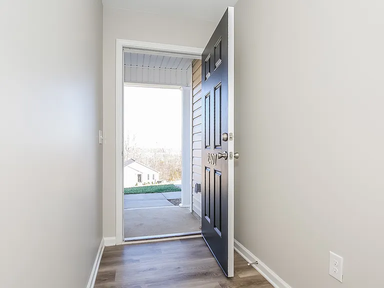 2407 Heritage View Ln — Photo 4