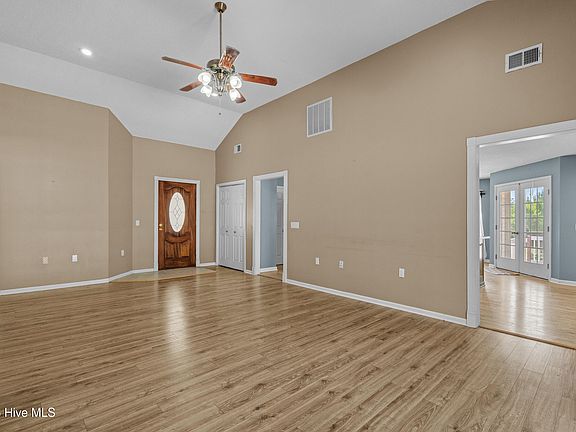 5th image of 381 Green Bay Road NW