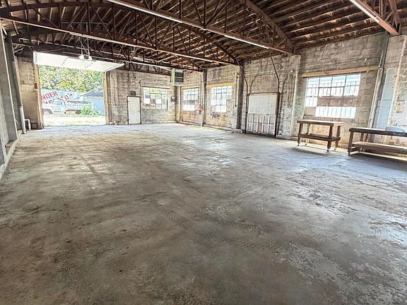 3rd image of 1908 N National Avenue