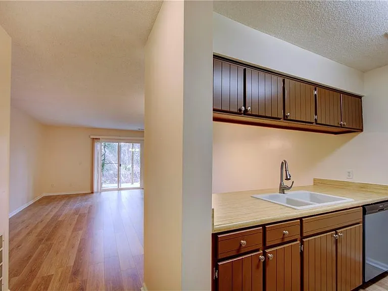 639 Brockinton Point #639 — Photo 6