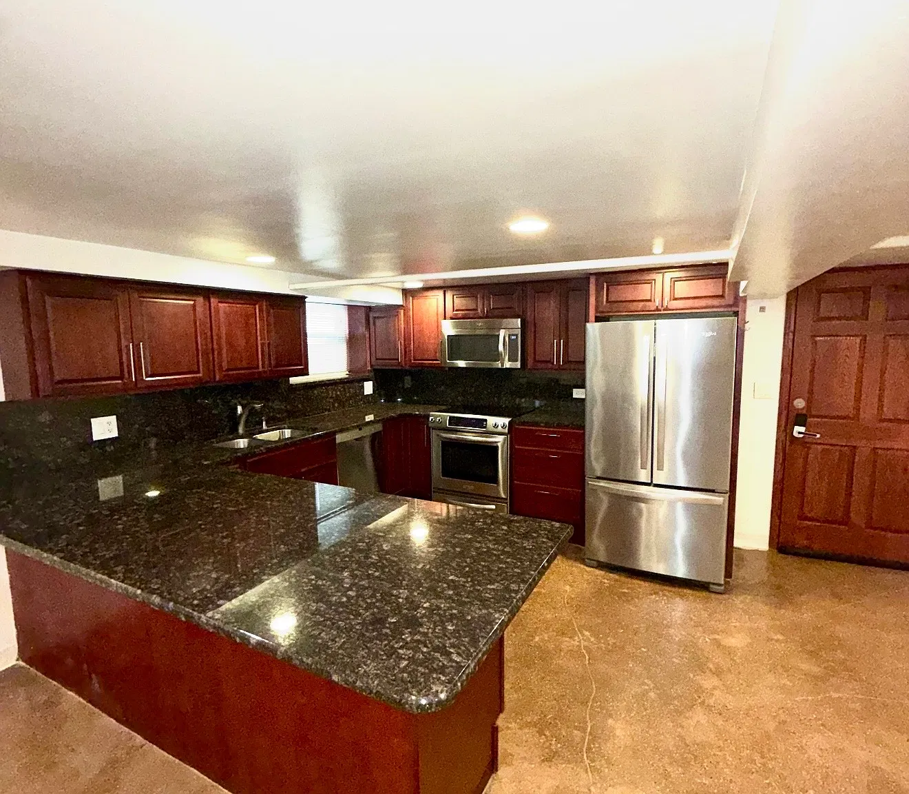 2 bed, 950 sqft, $1,200 — Photo 3