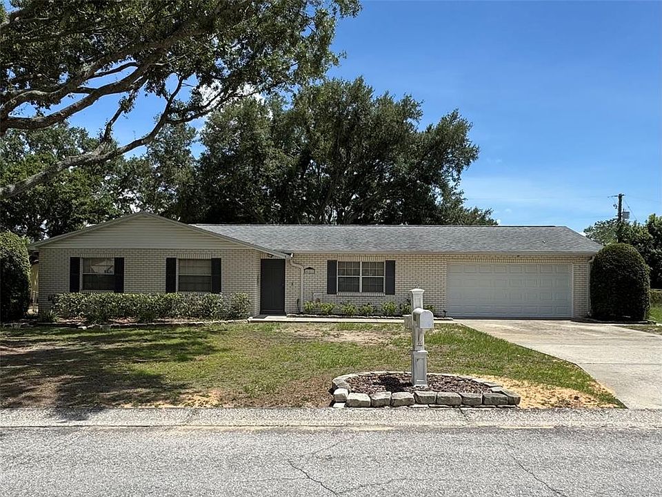 1st image of 827 Strawberry Ln