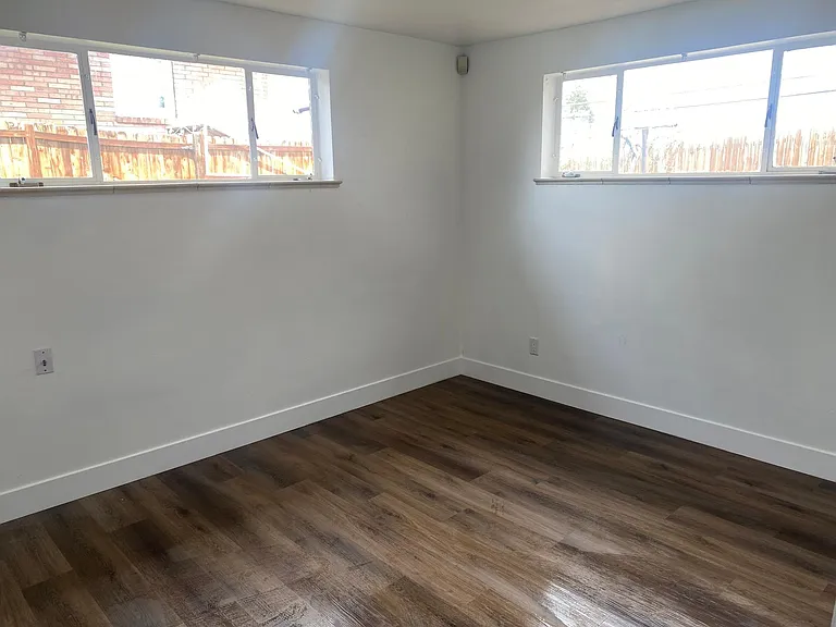 8 N Perry St — Photo 7
