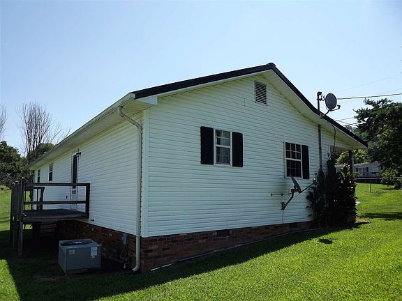 5th image of 320 Campbell Dr