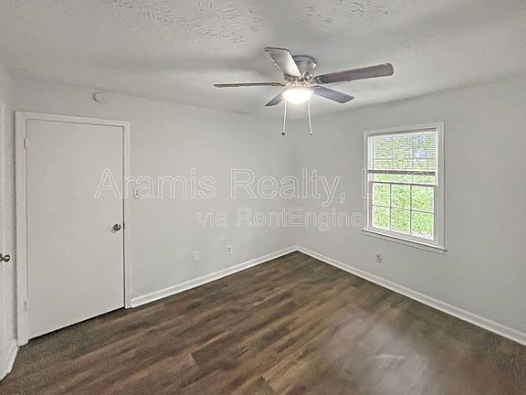 5th image of 3015 Spruce Cir