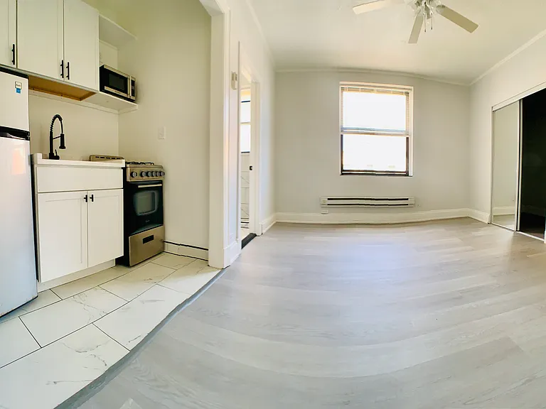 ANGELUS APARTMENTS — Photo 35