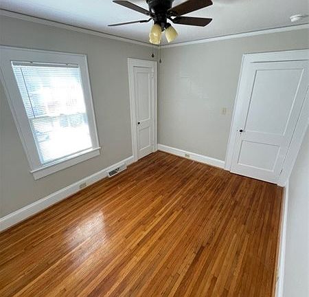 4th image of 408 Gaston Ave