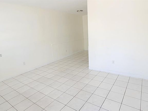 5th image of 141 NE 168th St #0