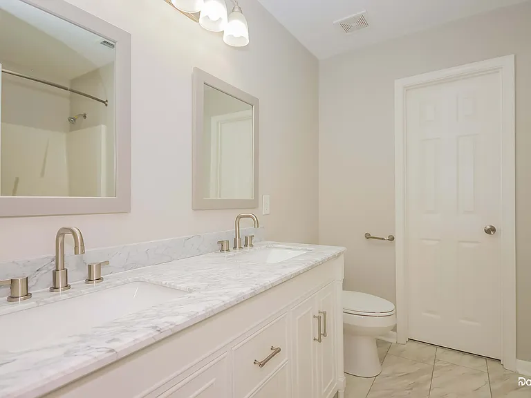2218 Taras Trace Dr — Photo 10