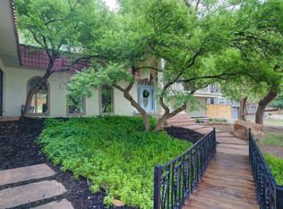 56 E Lakeshore Dr, Ransom Canyon, TX 79366