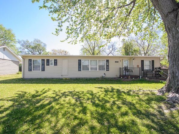 930 N Walnut St, Red Cloud, NE 68970