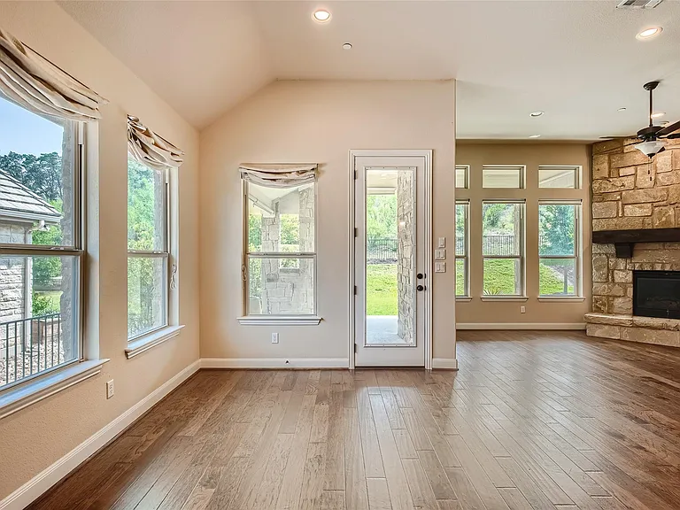 207 Maxwell Way #25 — Photo 10