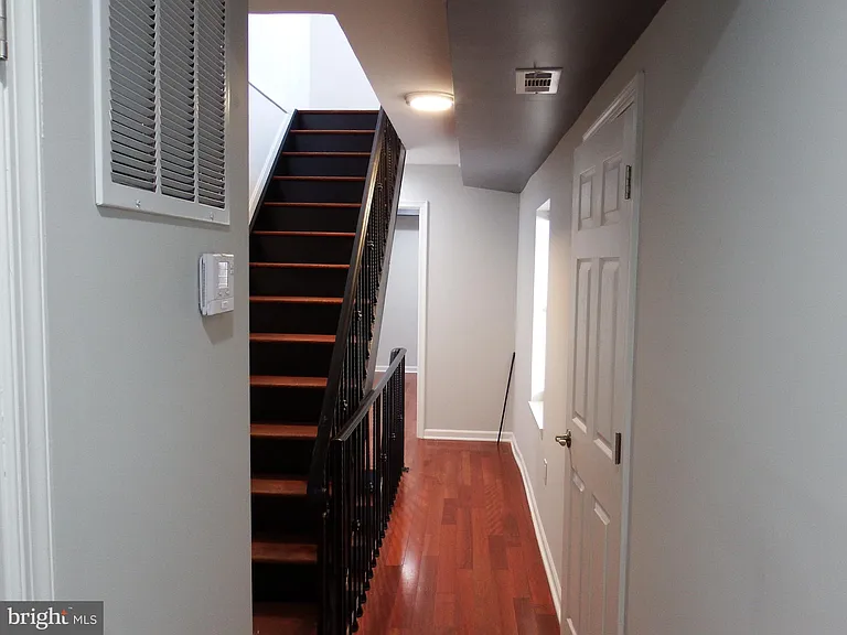924 S Robinson St — Photo 14