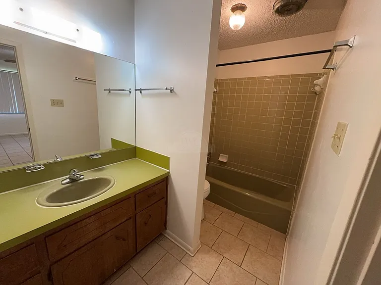 2408 Carnation Dr — Photo 15