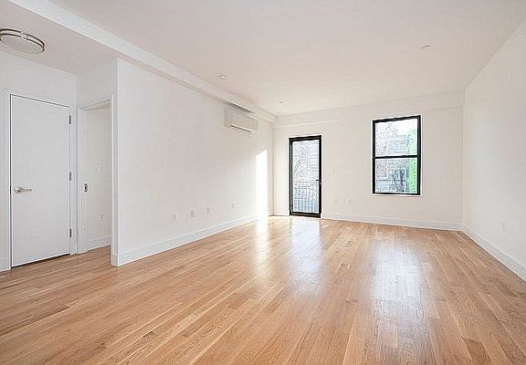 3rd image of 216 Boerum St #B3