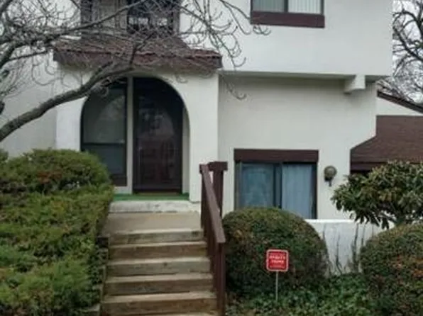 126 Tower Hill Dr, Red Bank, NJ 07701