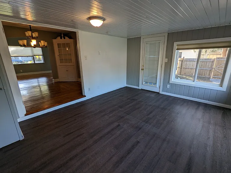 4925 2nd Avenue South - A (House) — Photo 6