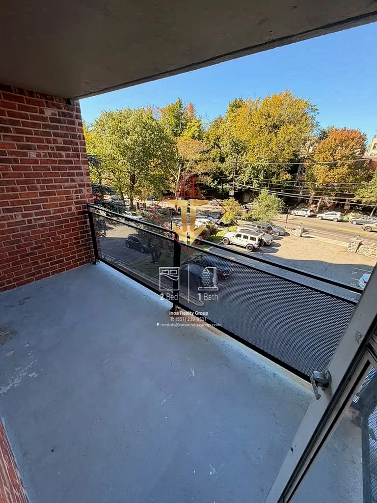 2 bed, 1200 sqft, $3,100 — Photo 2