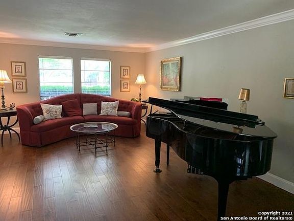 4th image of 2634 Hunters Green St