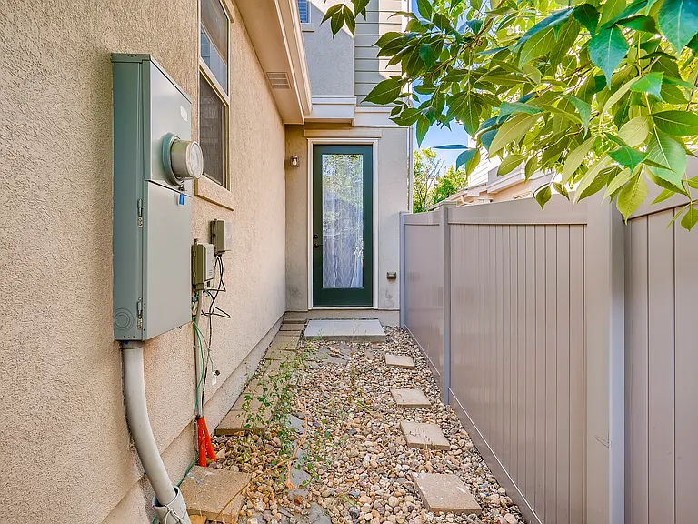 6378 S Xanadu Way — Photo 10