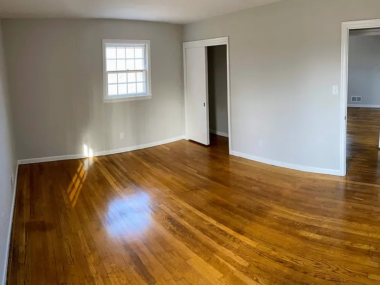 130 Yorkshire Cir — Photo 8