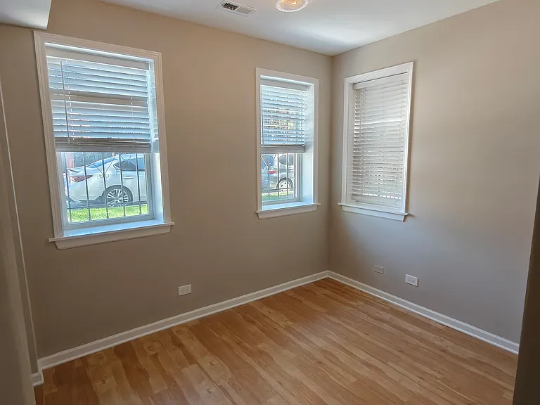 4946 N Ridgeway Ave #3 — Photo 14