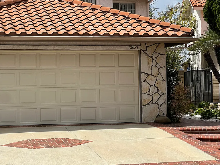 12021 Falcon Crest Way — Photo 16