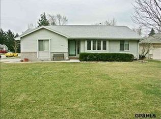 925 N 85th St, Omaha, NE 68114