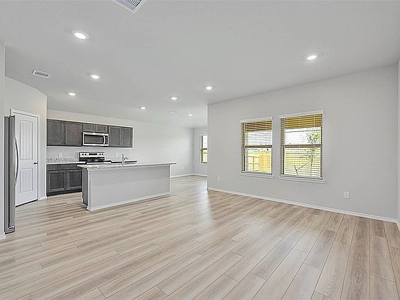 3rd image of 8024 Front 9 Ln