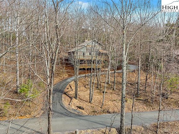 3rd image of 372 Homestead Road