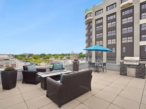 Freshwater Plaza Apartments