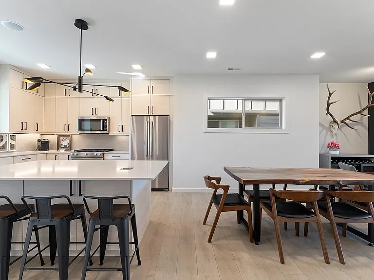 2082 Dennison Ln — Photo 12
