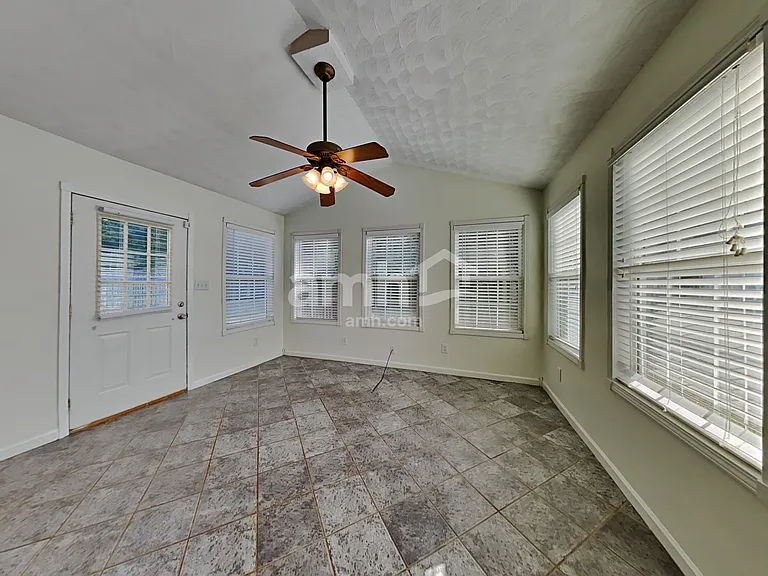 160 Camforth Dr — Photo 20