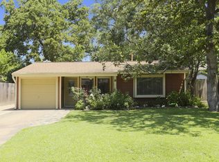 958 Gardenia Dr, Houston, TX 77018