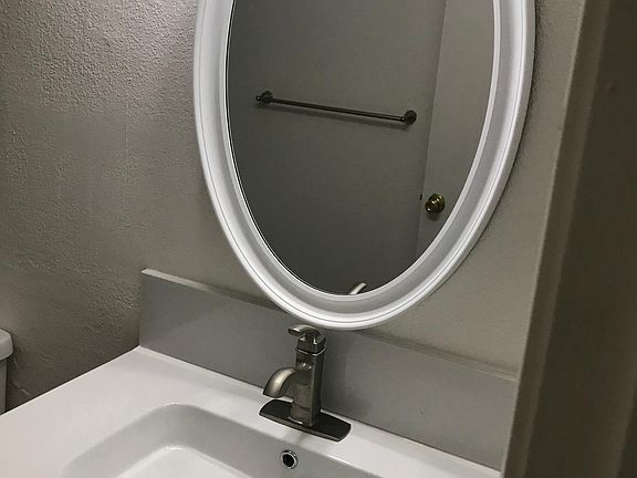 5th image of 9795 Utica Ct