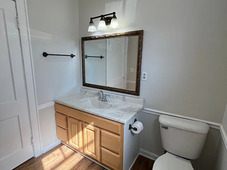 4 Waterworks Rd — Photo 2
