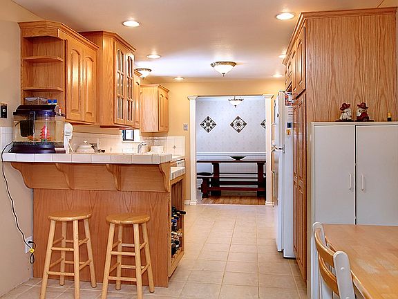 5th image of 2320 NE 191st St