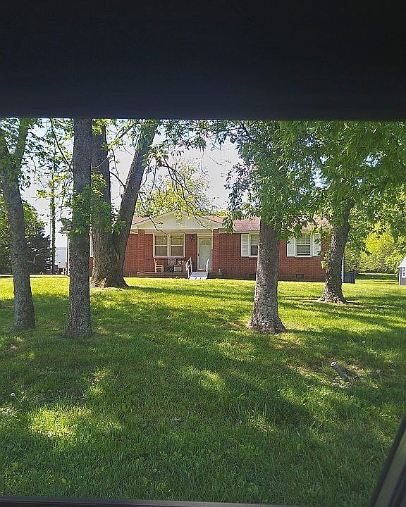 1st image of 520 Ewing Dr